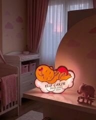 PEMBE KİŞİYE ÖZEL BEBEK FİGÜRLÜ GECE LAMBASI( PİLLİ )